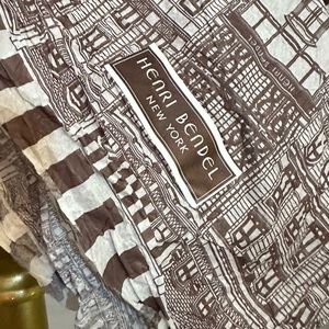 Henri Bendel Wrapping Paper Tissue Paper 🤍🤎 2 sheets